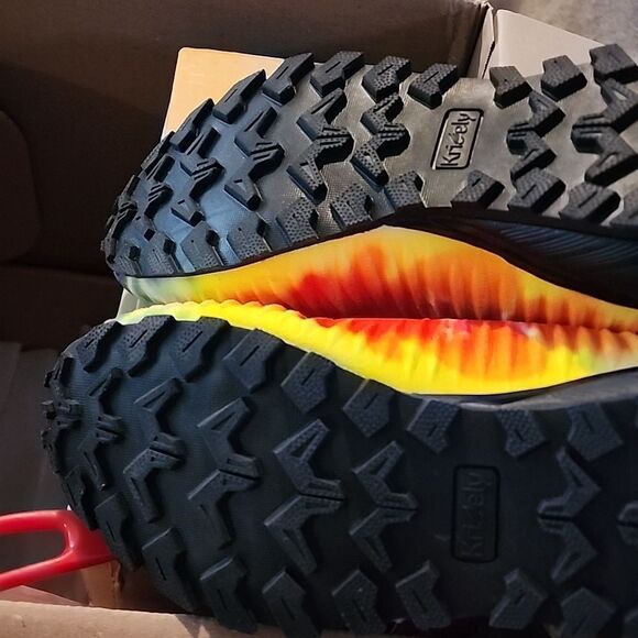 Kricely PRIDE  men's trial Running shoes NWOT - Picture 8 of 9